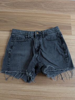 Universal Thread Black Frayed-Hem Denim Shorts